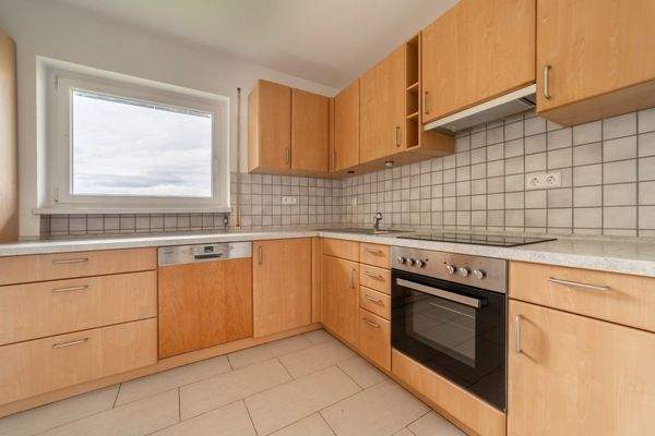 Küche mit Einbauküche