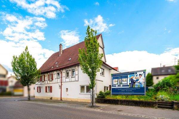 Haus Straßenansicht