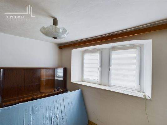 CAM03352G0-PR0039-STILL007