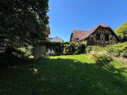 Gartenansicht mit Scheune.jpg