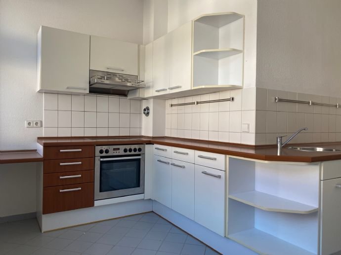 Moderne bezugsfreie 2,5-Zimmer-Wohnung in gepflegtem Altbau Nähe Deutsche Oper