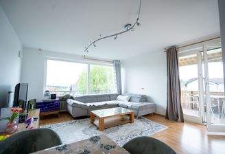 Wohnzimmer mit Ausgang Balkon