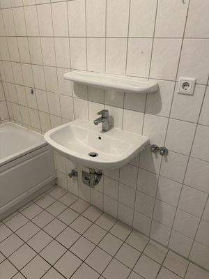 Badezimmer mit Waschbecken