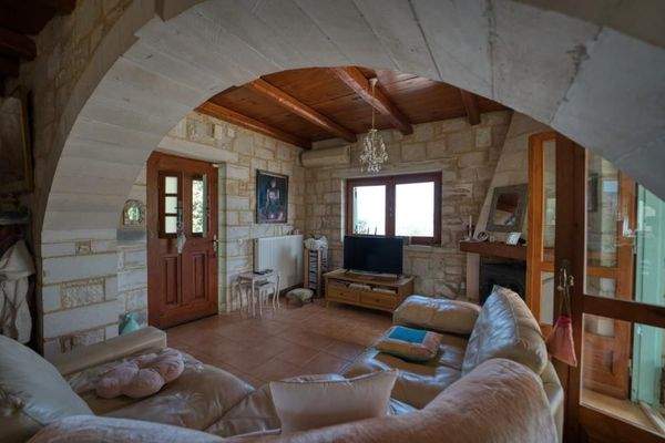 Kreta, Vamos: Möblierte Steinvilla mit Panoramablick auf Meer und Berge zu verkaufen