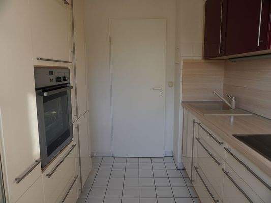 Küche mit Einbauküche