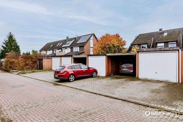 Garage mit Stellplatz