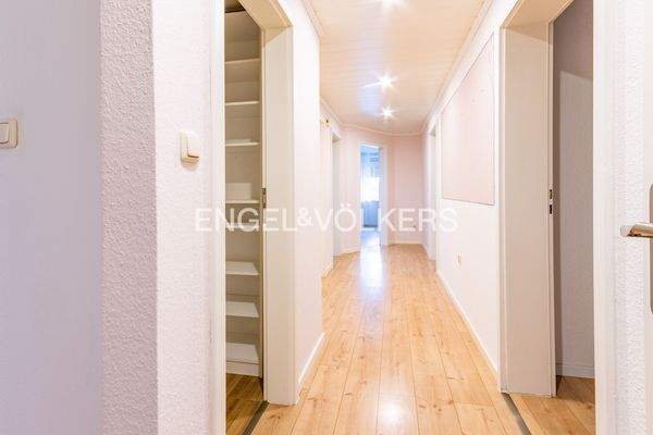 Flur Wohnung OG links