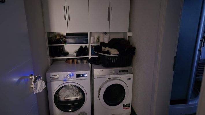 Vorderhaus_OG Bad_Wasch-Trockenrasum_01.jpg