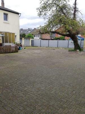 Hof, Anbau, Stellplätze, Garagen