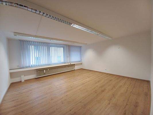 Büro 1.jpg