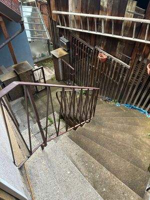 5. Innenhof mit Treppe zum EG.jpeg