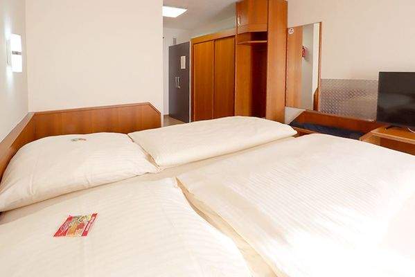 222-StA Schrank (1 von 1).jpg