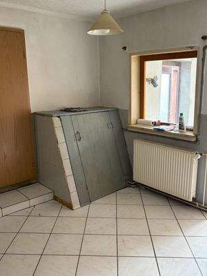 Küche mit Kellerzugang