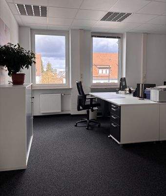 Büro 2 c.jpeg