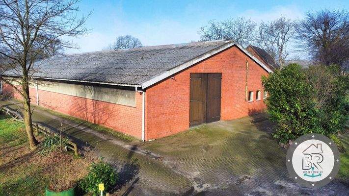 Die Auffahrt zu Stall II