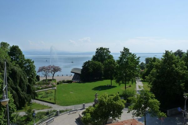 Blick zu Stadtpark und See