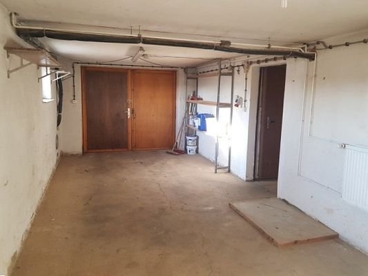 Garage im Keller