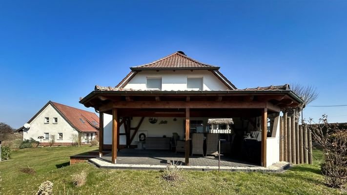 überdachte Terrasse