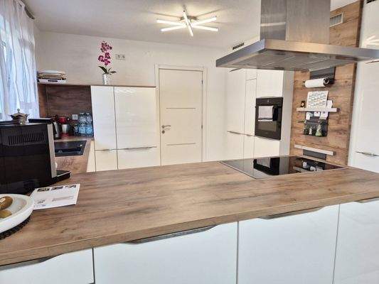 offene Einbauküche EG