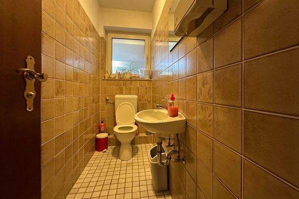 Besucher WC Damen EG