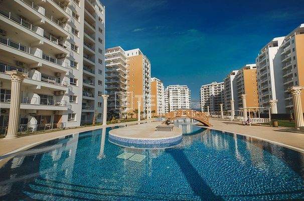 Flats Near the Sandy Beaches in Long Beach İskele