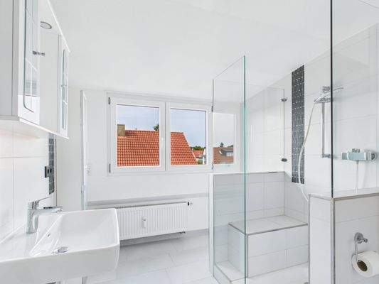 Badezimmer mit Waschmaschinenanschluss