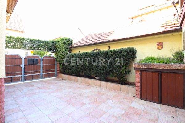 viel Platz zum Spielen im Hof