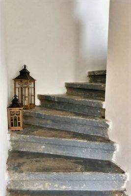 ursprüngliche Treppe zum OG erhalten