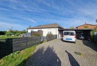 Carport.