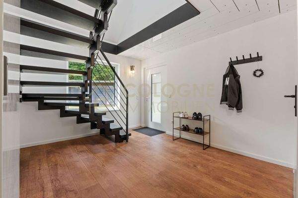 Eingangsbereich mit Treppe in das Dachgeschoss Haus 2