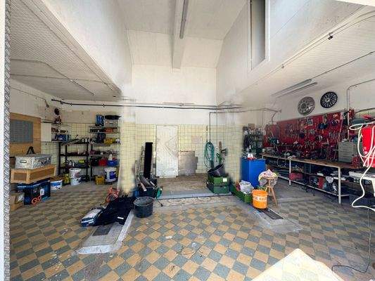 Werkstatt - Einfahrt 2,50 m H