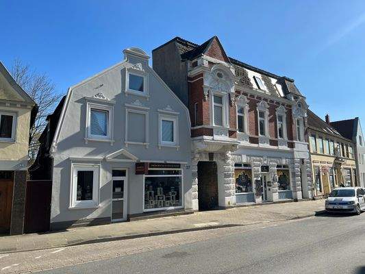 Straßenansicht linkes Haus