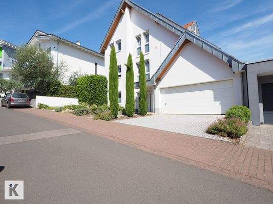 Haus Strassenansicht