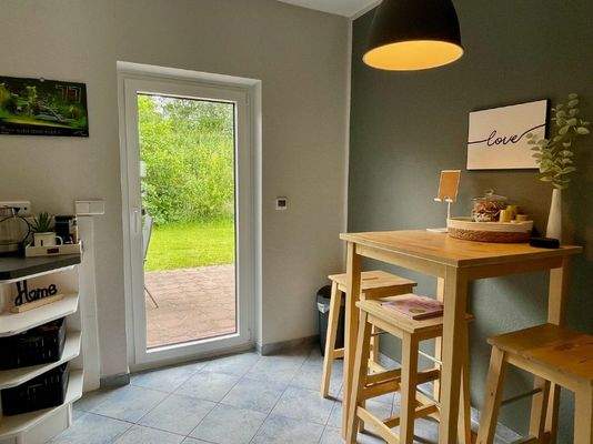 Küche mit Gartenzugang