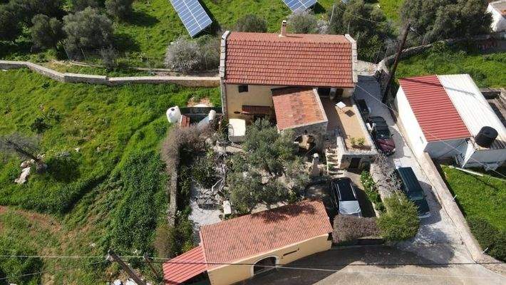 Kreta, Paleloni – Traditionelles kretisches Haus mit ikonischen Steinbögen