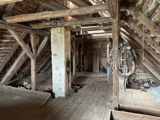 ausbaufähiger Dachboden 