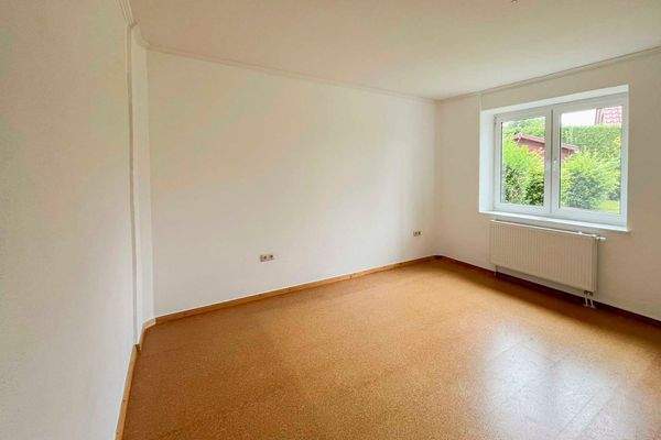 Schlafzimmer 2 in Richtung Garten