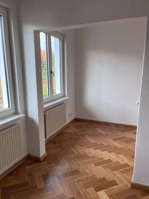 Zimmer mit Ankleide.jpg