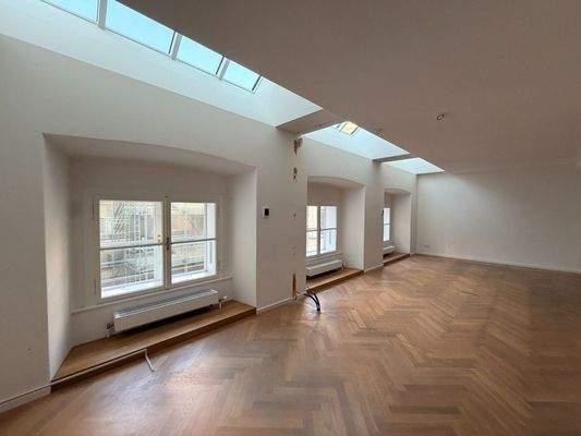 Lichtdurchflutete Bürofläche