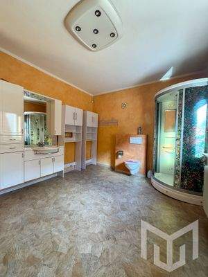 Badezimmer im Obergeschoss