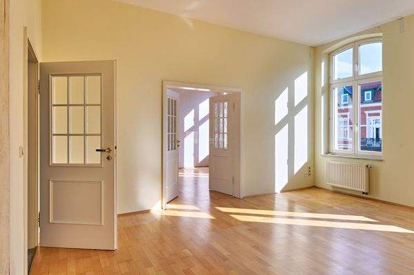 Vom Schlaf-/ Arbeits-/ Esszimmer gesehen