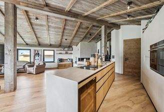 Die moderne Küche samt Kochinsel für genussvolle Momente