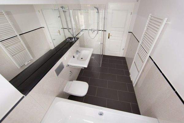 Musterbild_BadmitWanne