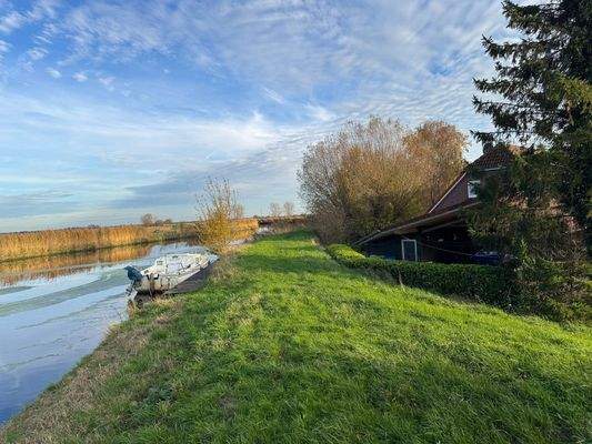 eigener Bootsanleger Ems-Jade-Kanal