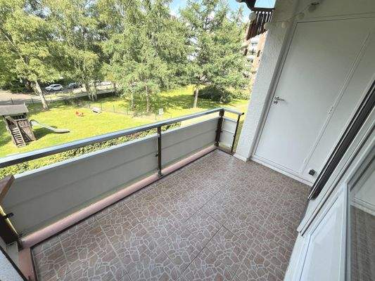 Der schöne Balkon mit Abstellkammer