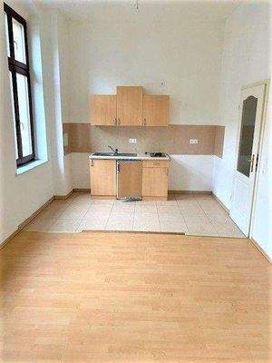 Sicht Wohnzimmer zur offenen Küche.jpg