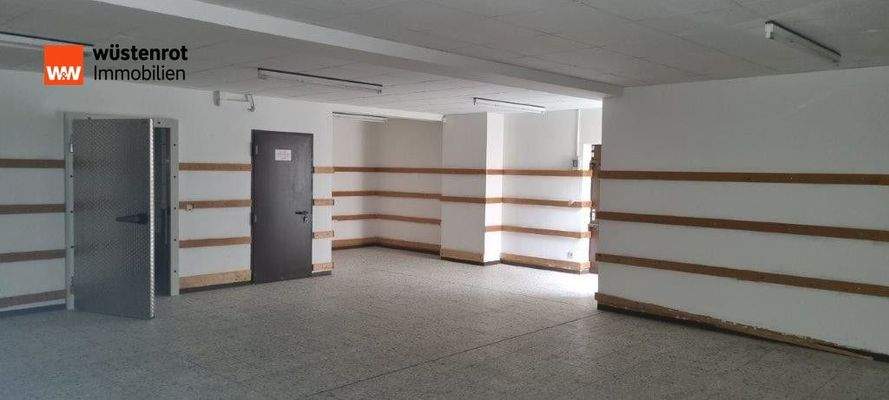 Lager und Kühlräume im OG