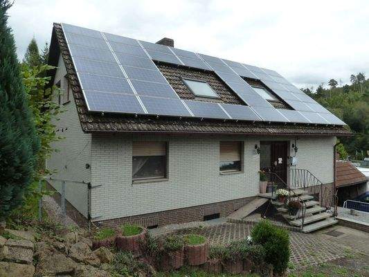 Vorderansicht von links