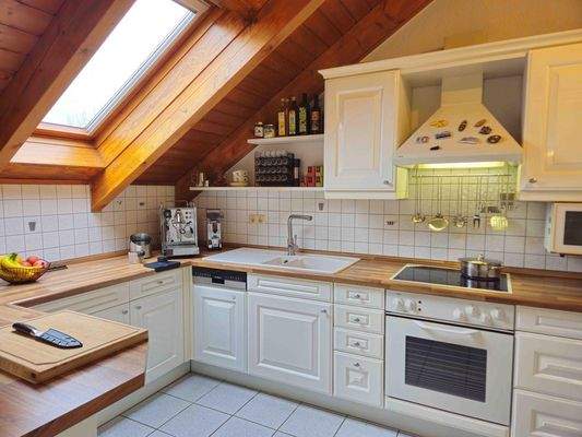 Küche mit Abstellraum