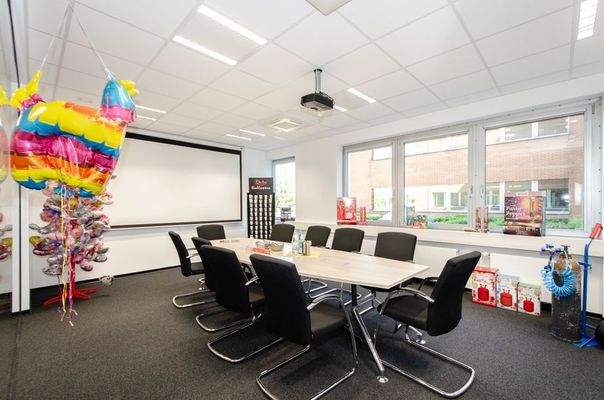 Büro 7/Besprechungsraum